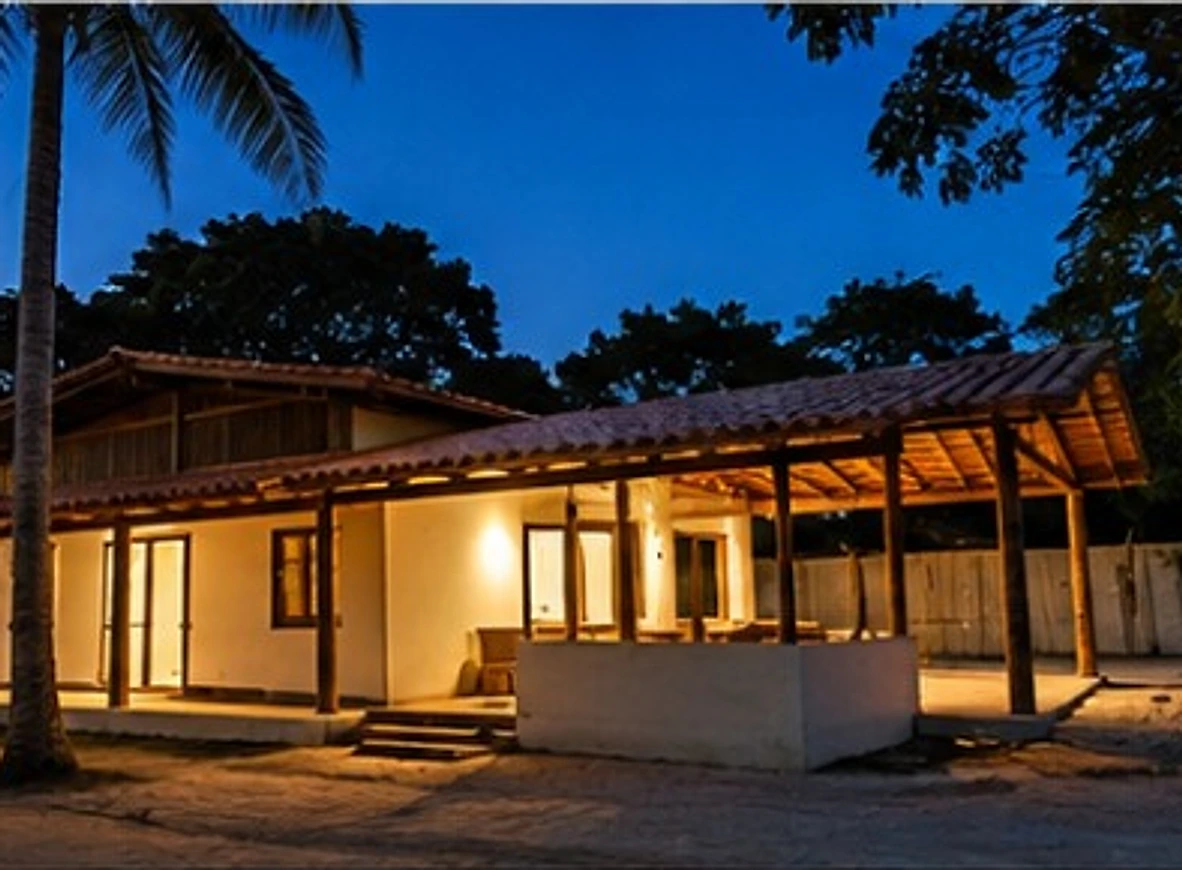 Construção ao entardecer